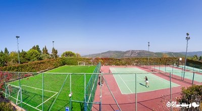 زمین فوتبال و تنیس اختصاصی هتل
